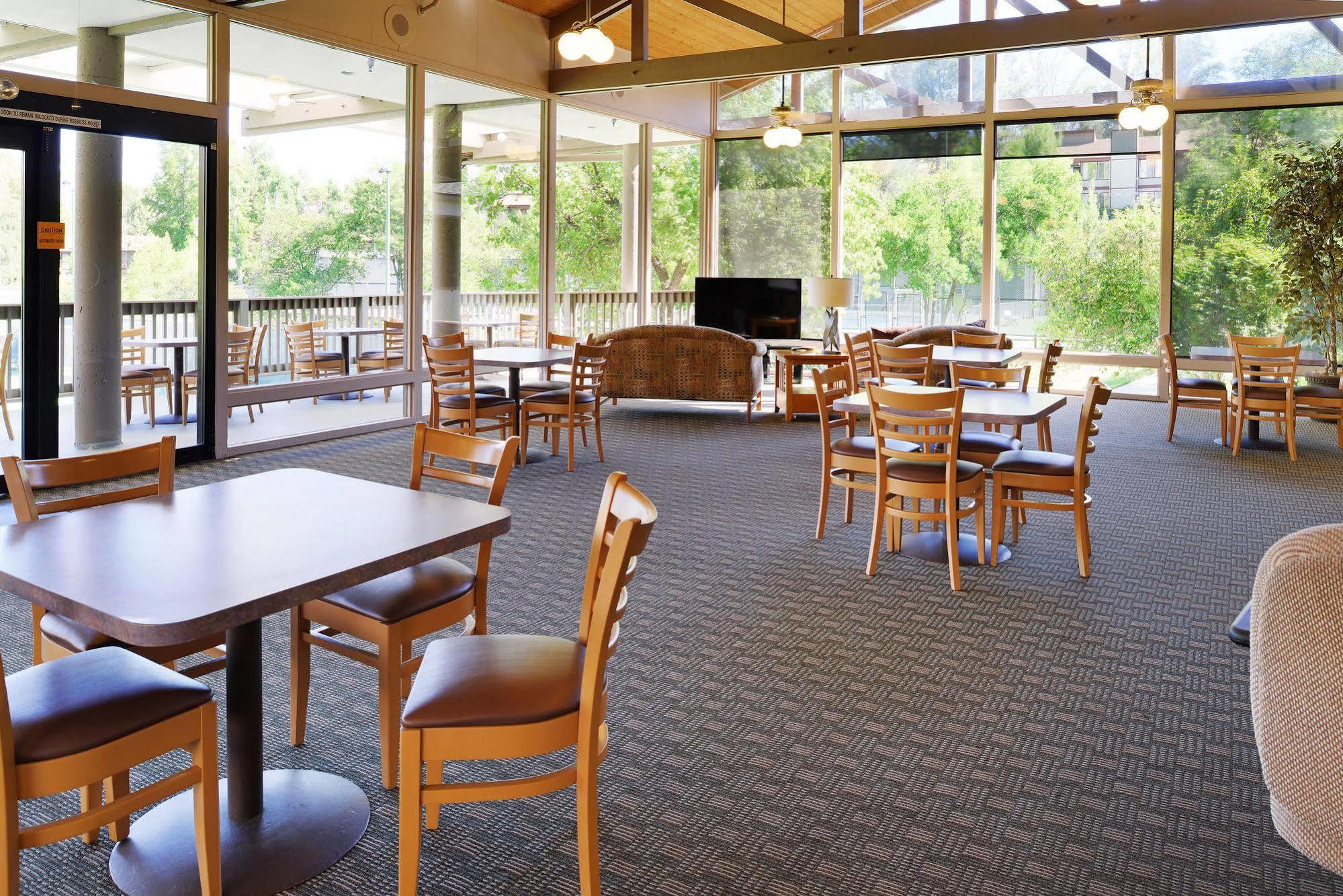 Riviera Oaks Resort Ramona Buitenkant foto